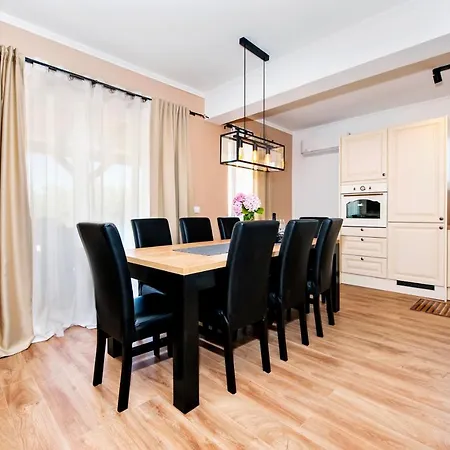 Apartment Miral *