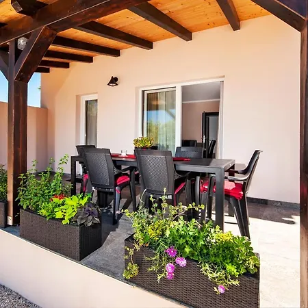 Apartment Miral *