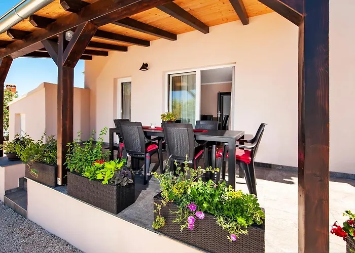 Apartment Miral *
